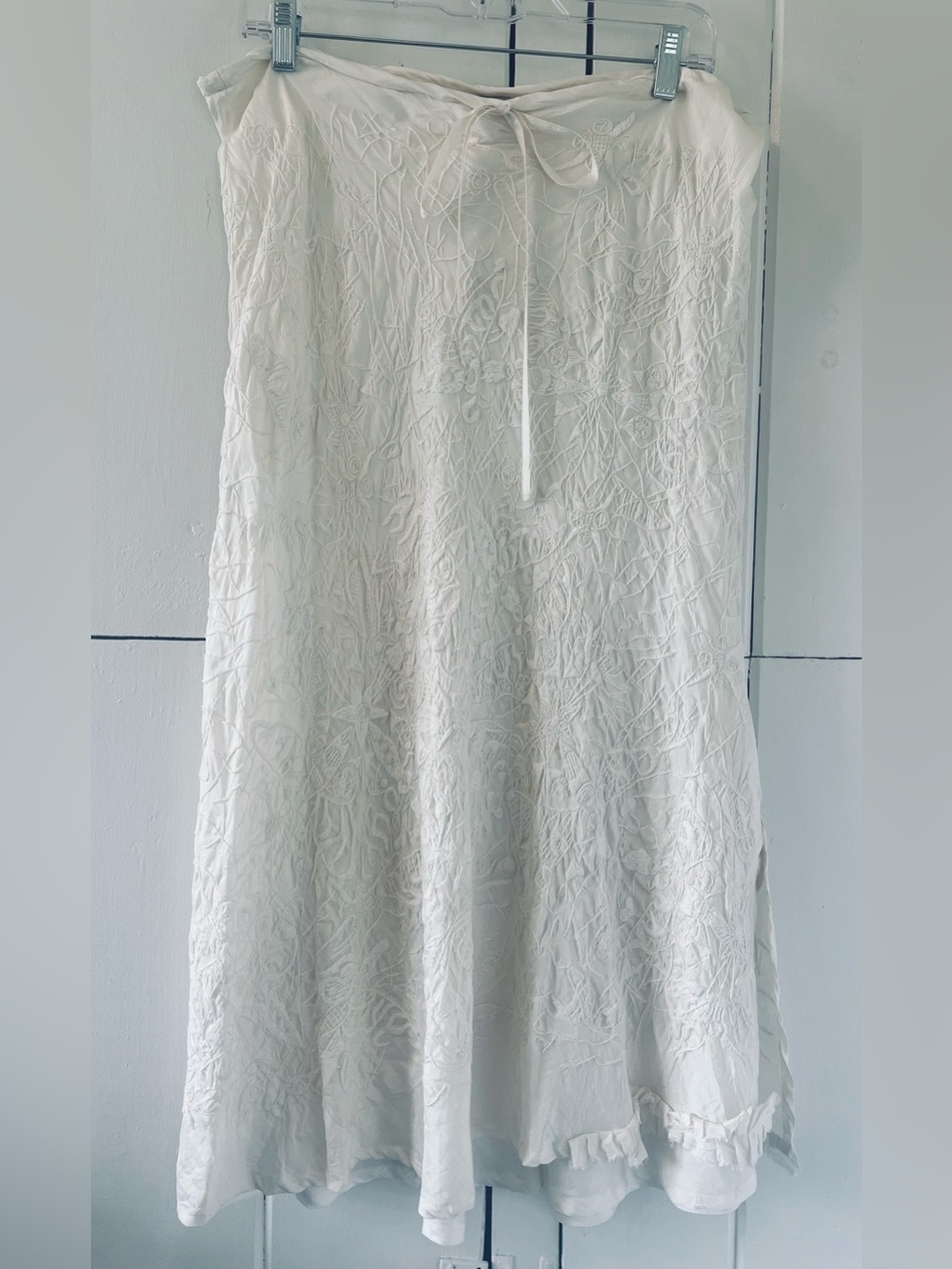 Chan Luu Ivory, Embroidered Silk Drawstring, Midi skirt